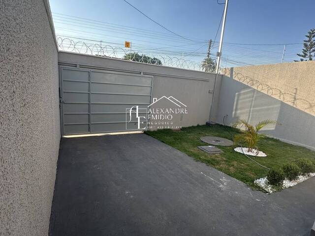 #3 - Casa para Venda em Aparecida de Goiânia - GO - 2