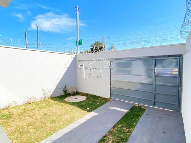 #4 - Casa para Venda em Aparecida de Goiânia - GO - 2
