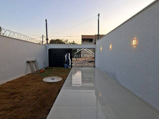 #5 - Casa para Venda em Aparecida de Goiânia - GO - 3